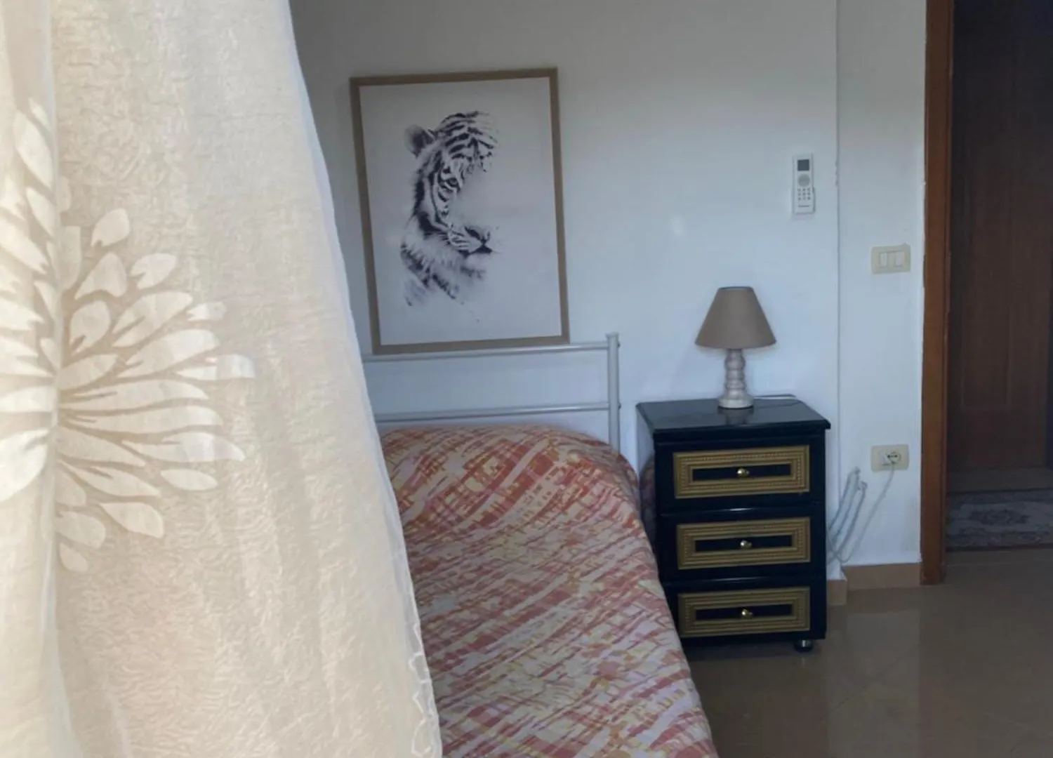 Private Rooms In Villa, City Side تيرانا