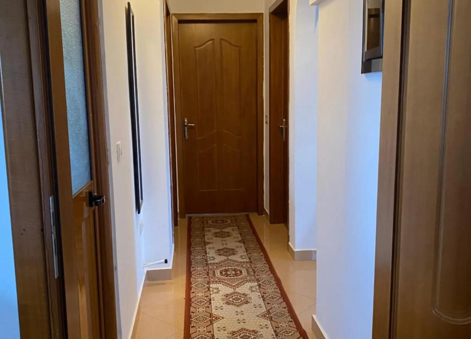 بيت ضيافة Private Rooms In Villa, City Side تيرانا